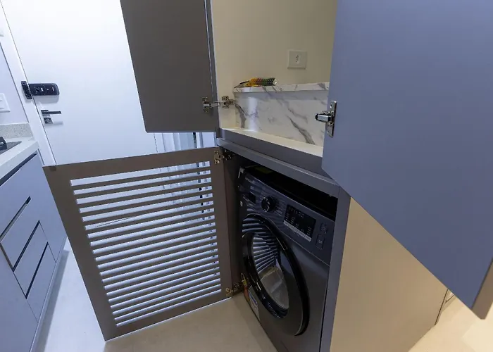 Estudios Modernos No City House